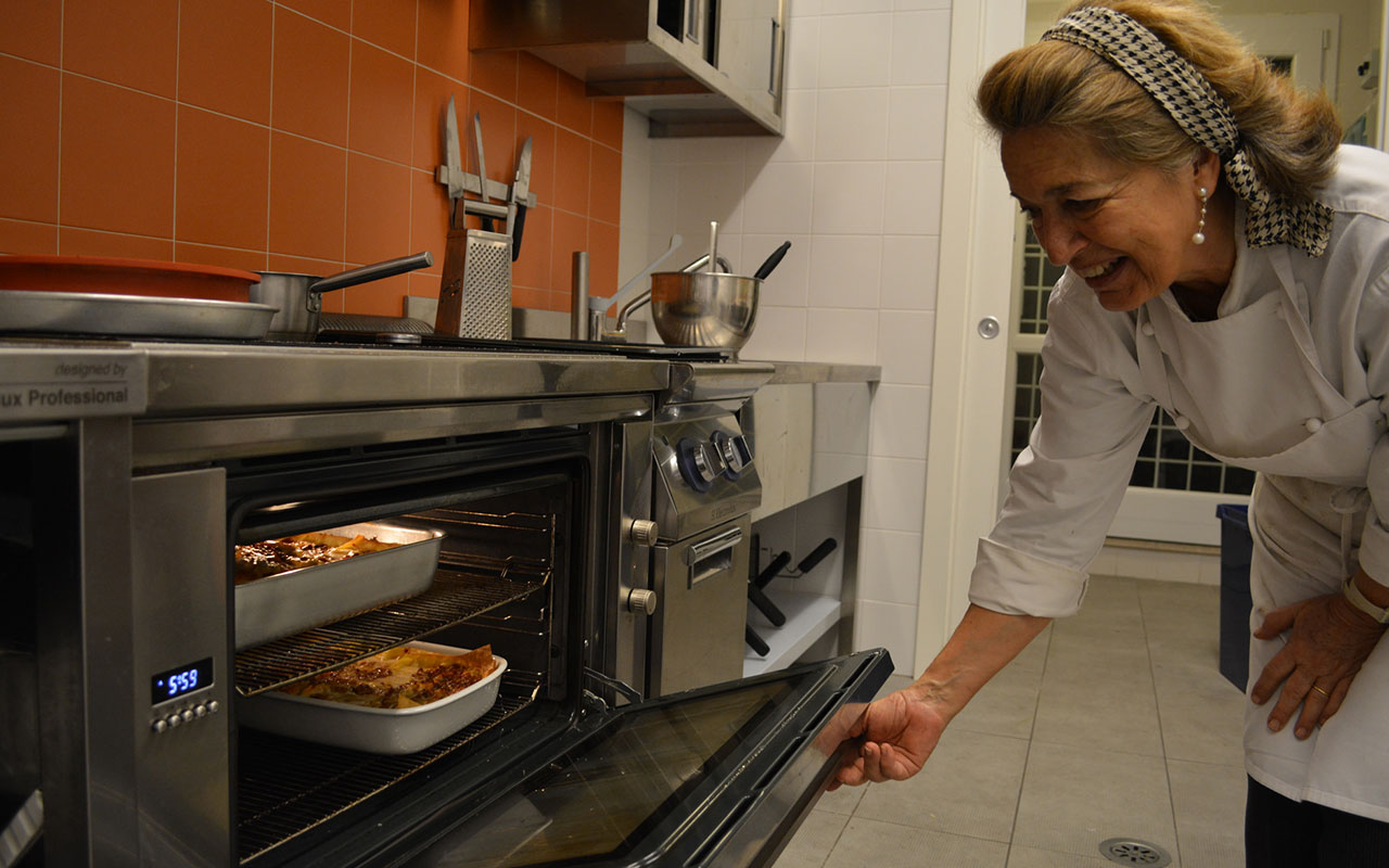 The Rome Campus's authentic Italian chef prepares a delicious meal for students.