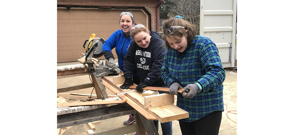 Assumption Students Spend Winter Break Making an Impact On Communities Throughout the U.S. and Abroad