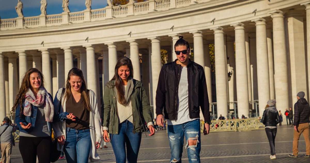 Experience the Rome Campus from Students' Perspective - Assumption ...