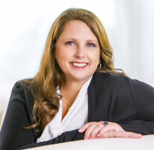 Portrait Picture of Laura E. Hunter, MSOL