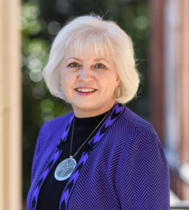 Portrait Picture of Debbie Heida